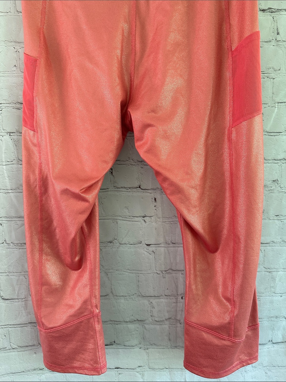 Puma Coral Pink V Front Crop Leggings with Side Pockets size L - Picture 9 of 11